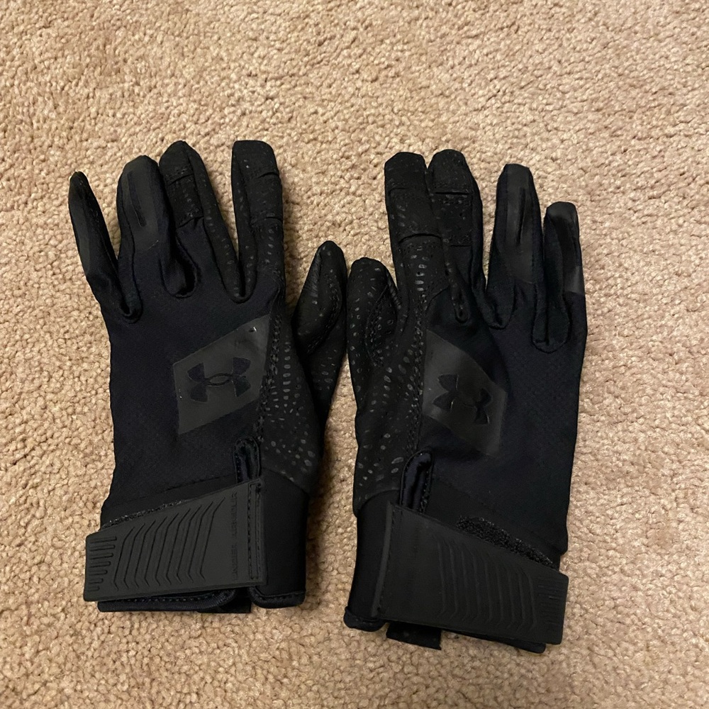 Men’s Under Armour gloves size MD